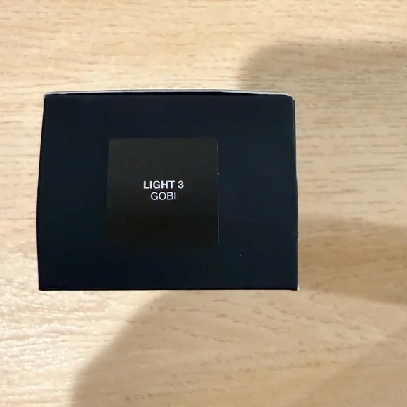 NARS Light Reflecting Foundation Light 3 Gobi | New in Box - Picture 3 of 3